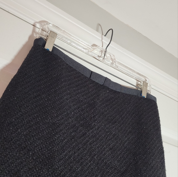 Ann Taylor Black Tweed Lined Pencil Skirt Zip Back Size 6 - Picture 2 of 4